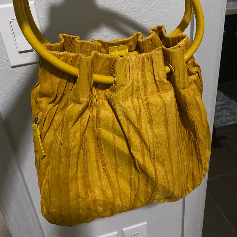 Leather pleated bag, Beckon yellow